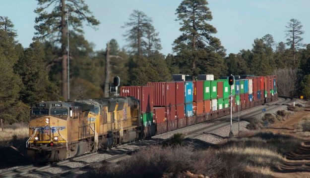 UP 5761 West MP336 14Feb2015